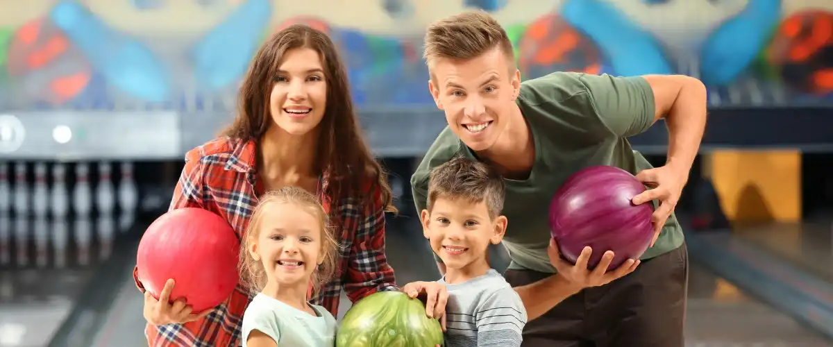 Des activités pour toute la famille comme bowling, laser game, king Leo parc